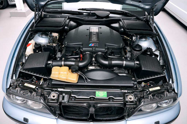 Вспоминаем историю BMW M5 (E39): третье поколение «заряженного» баварского седана