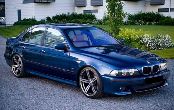 Вспоминаем историю BMW M5 (E39): третье поколение «заряженного» баварского седана