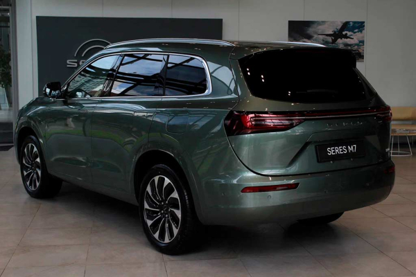 Цвета кузова Seres M7: пять доступных оттенков для кроссовера Цвета кузова Seres M7: пять доступных оттенков для кроссовера