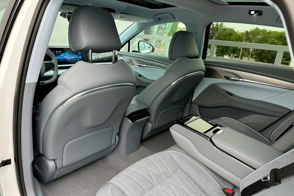 Цвета кузова Voyah Passion: шесть доступных оттенков для седана Цвета кузова Voyah Passion: шесть доступных оттенков для седана