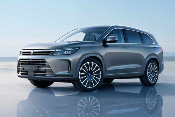 Цвета кузова Seres M7: пять доступных оттенков для кроссовера Цвета кузова Seres M7: пять доступных оттенков для кроссовера