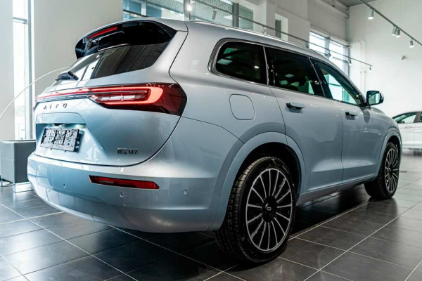 Цвета кузова Seres M7: пять доступных оттенков для кроссовера Цвета кузова Seres M7: пять доступных оттенков для кроссовера