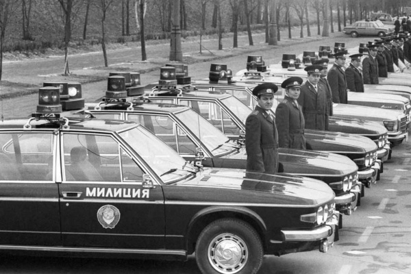 Иномарки на службе советской милиции: от скромных Ford и Renault до Porsche 911